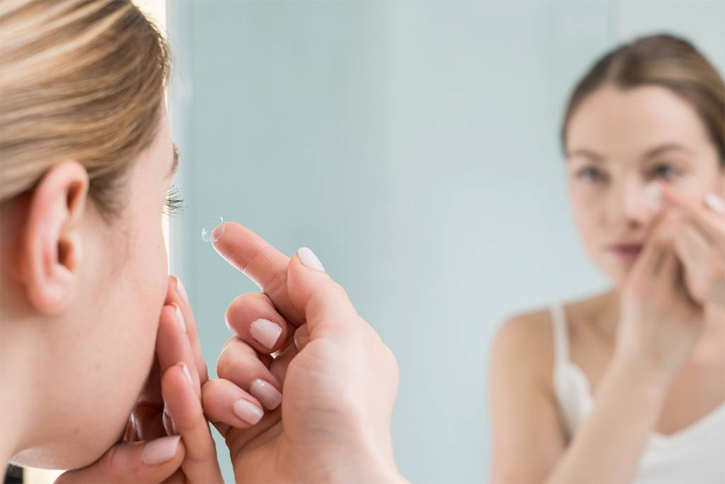 Common Symptoms Contact Lens Users Face